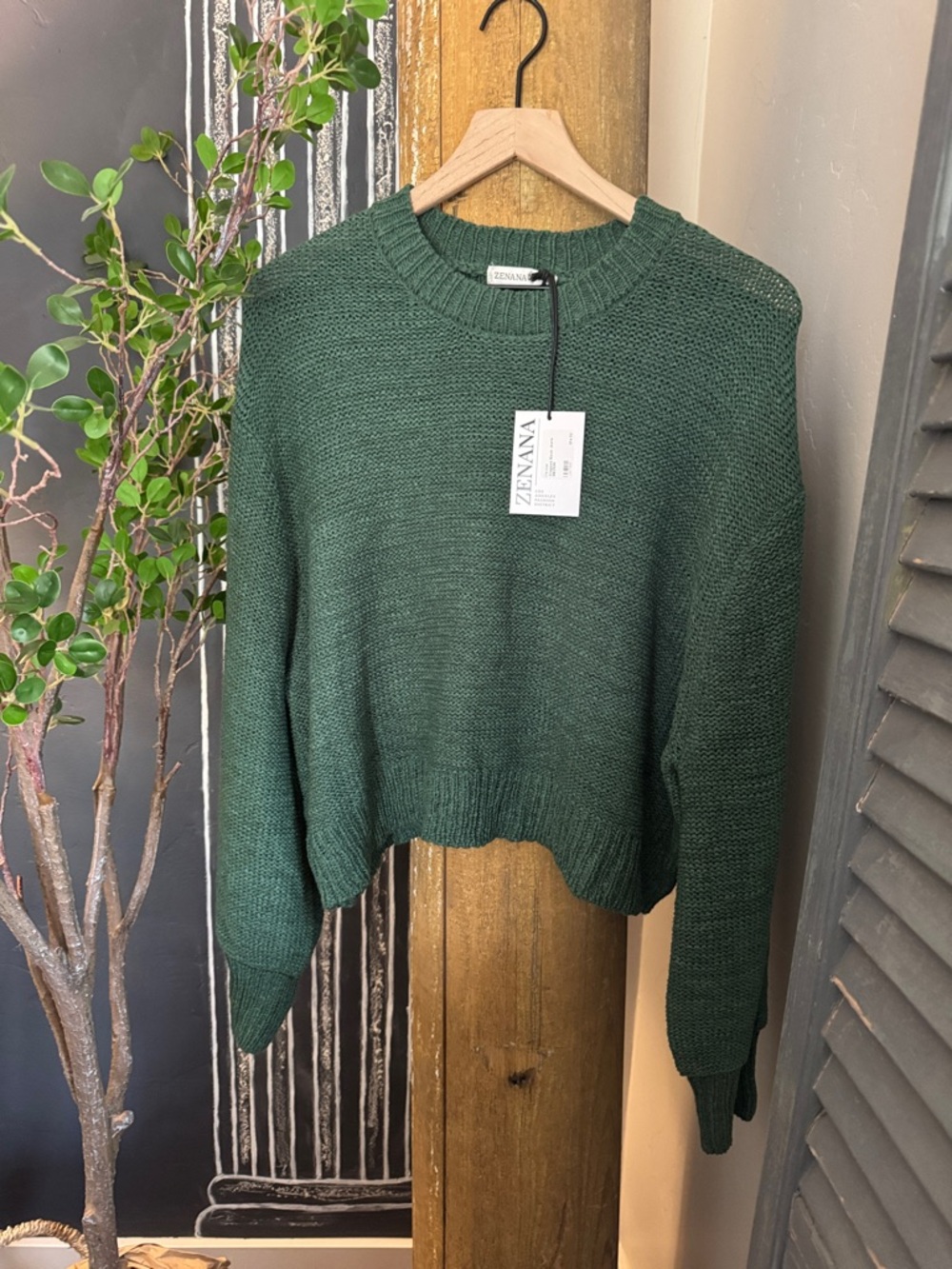 NWT ( blk cropped jeans sold) Zenana Outfitters Dark Green Crewneck Knit Sweater